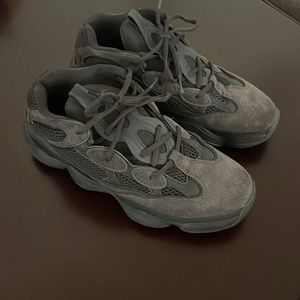 Yeezy 500 Black Size 9 1/2
